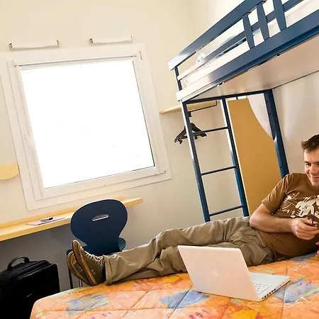 Ibis Budget Centre Gare ホテル ラ・ロシェル