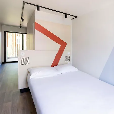 Hotel Ibis Budget Centre 2*