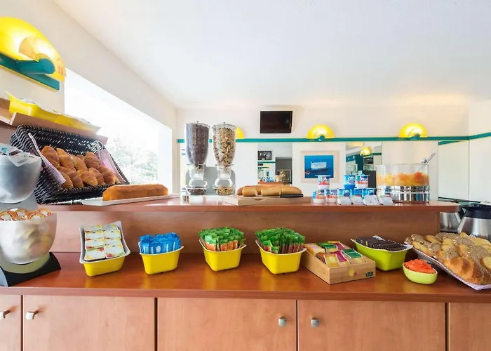 Ibis Budget Centre Gare Отель Ла-Рошель