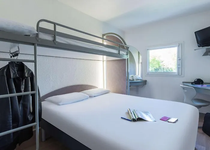 Ibis Budget Centre Gare 2* Ла-Рошель