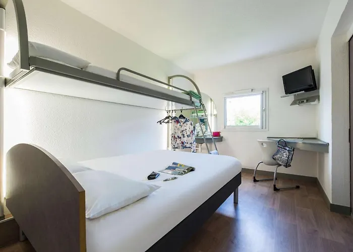 Ibis Budget Centre 2*